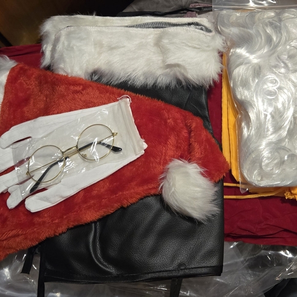 Deluxe Adult Santa Suit - Picture 4 of 6
